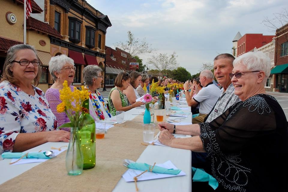 Featured image for Avoca Main Street Longest Table