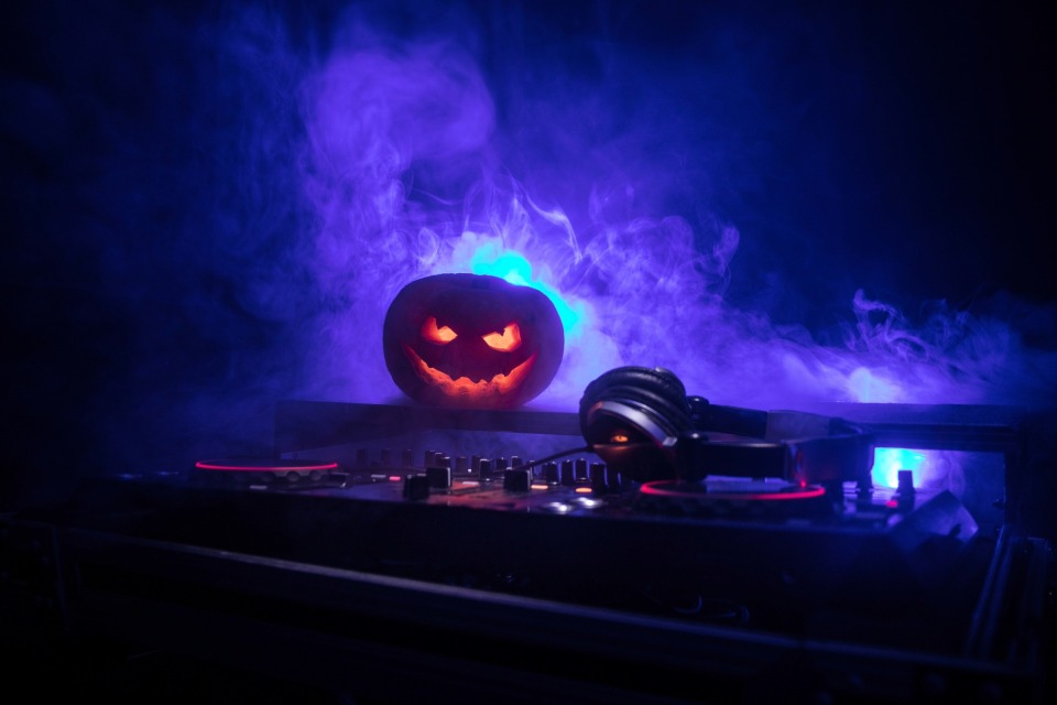 Featured image for Maloneys Live Halloween Bash w/ Aux Chord